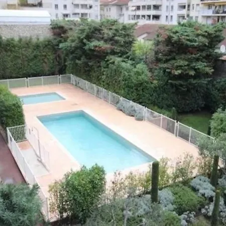Apartment Centre Modern Terrasse Piscine Parking