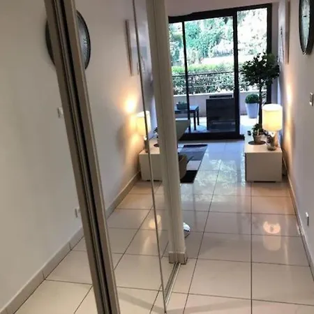 3 Etoiles Centre Moderne Terrasse Piscine Parking Cannes
